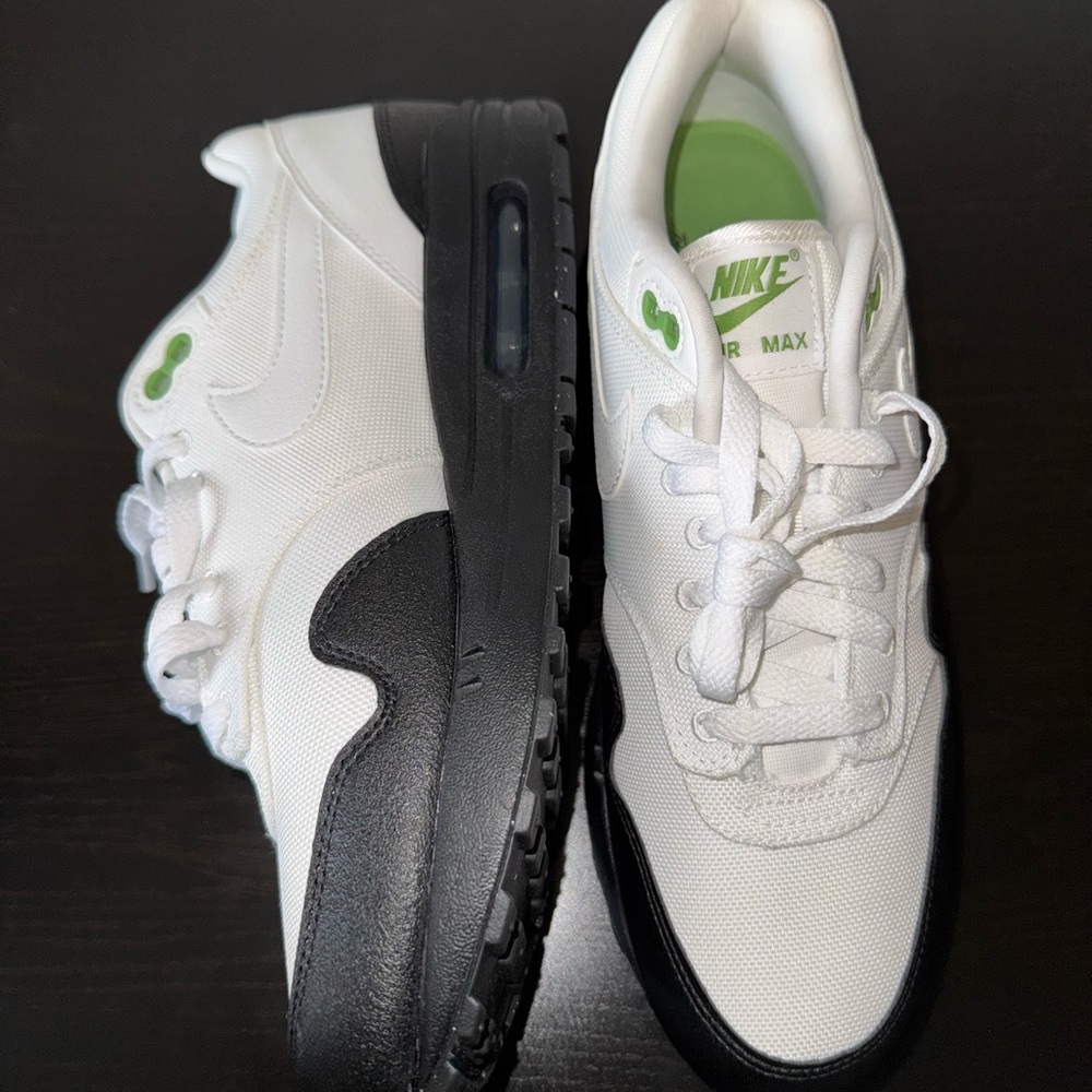 Nike Air Max White and Black Sneakers